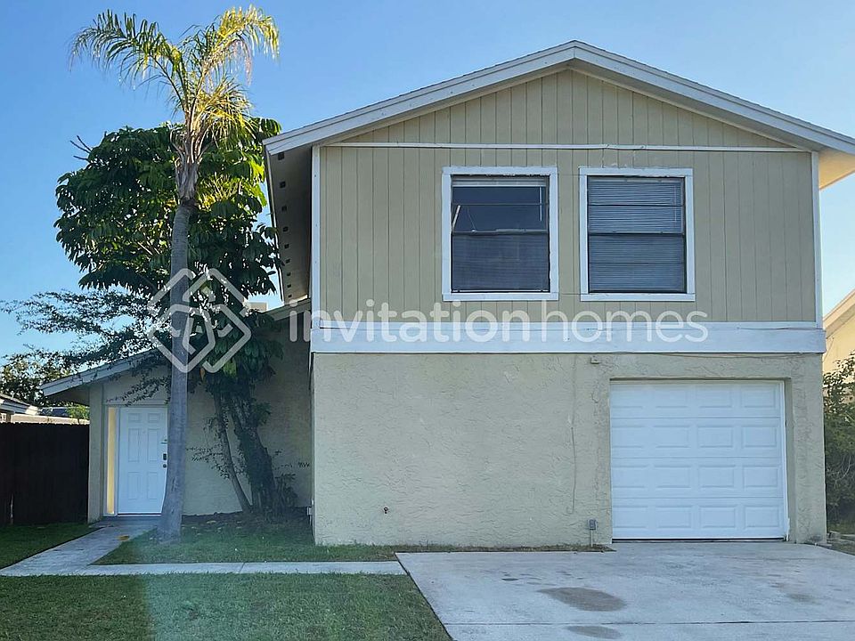 1st image of 10305 Fernbrook Ln