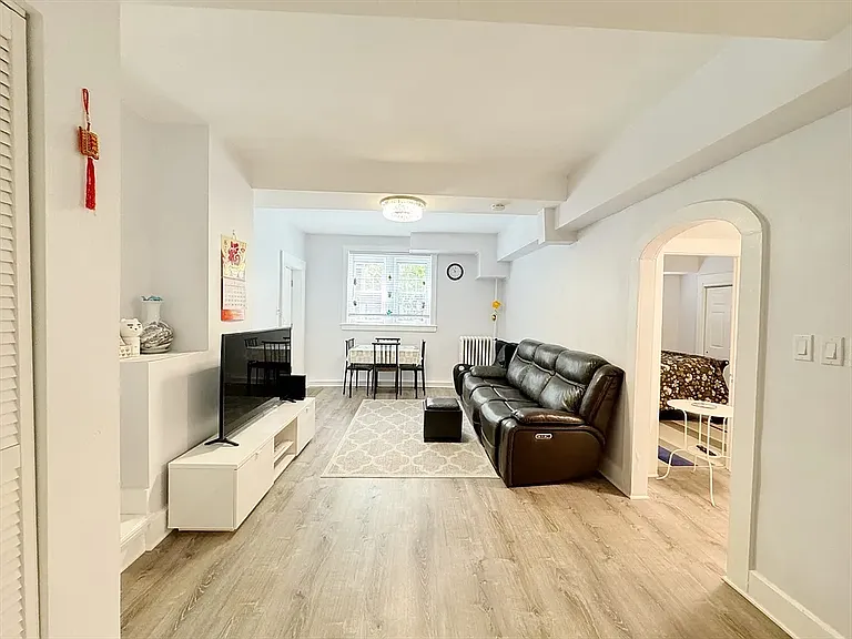195 Thomas Burgin Pkwy #205 — Photo 2