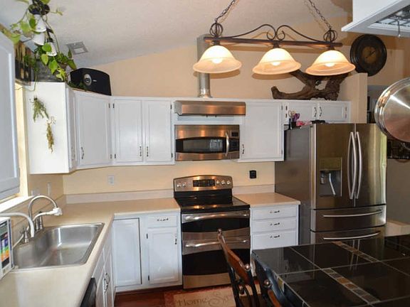 5th image of 127 Fernwood Dr