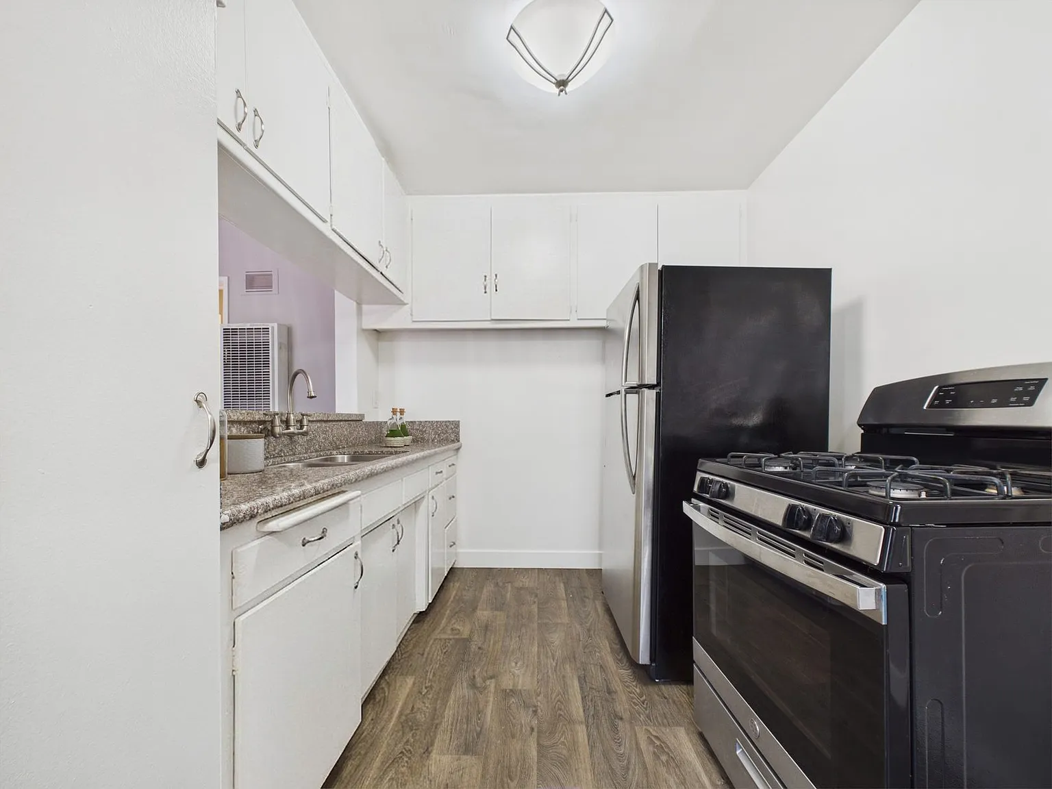 Overland Avenue Apartments — Photo 1