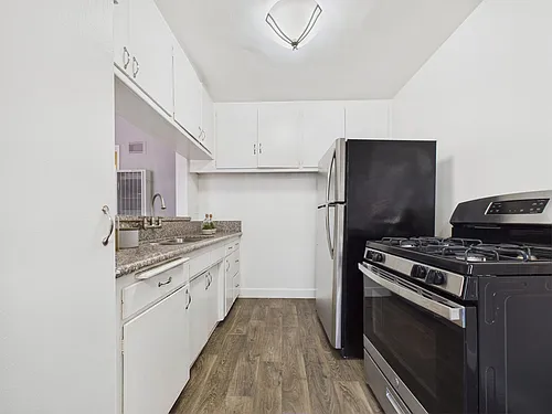 Overland Avenue Apartments Photo 1