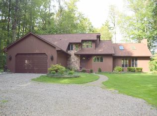 501 Cedarwood St, Oxford, MI 48371