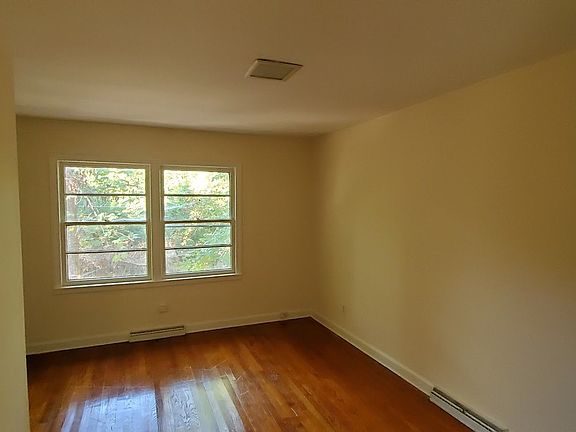 2nd image of 415 Crestland Ave