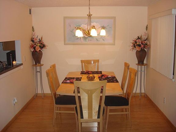 Beautiful 2nd Floor, 2 Bedroom, 2 Full Bath end un