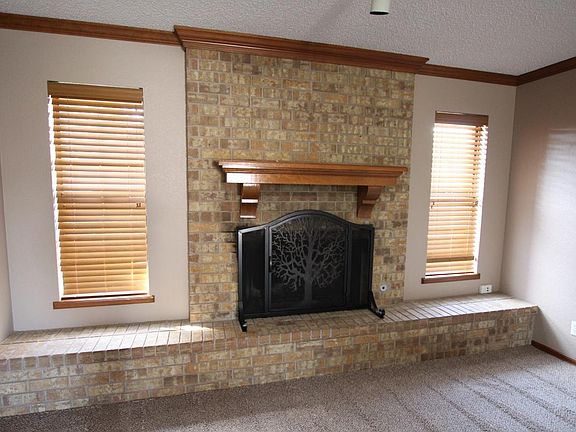 4th image of 818 S Greystone St