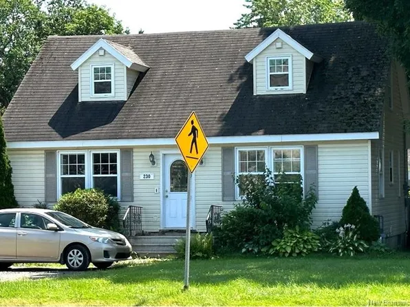 230 Woodstock Rd, Fredericton, NB E3B 2H7