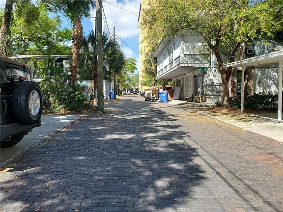 5th image of 734 3rd Ave S