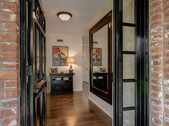 4th image of 4420 Woodleigh Ln