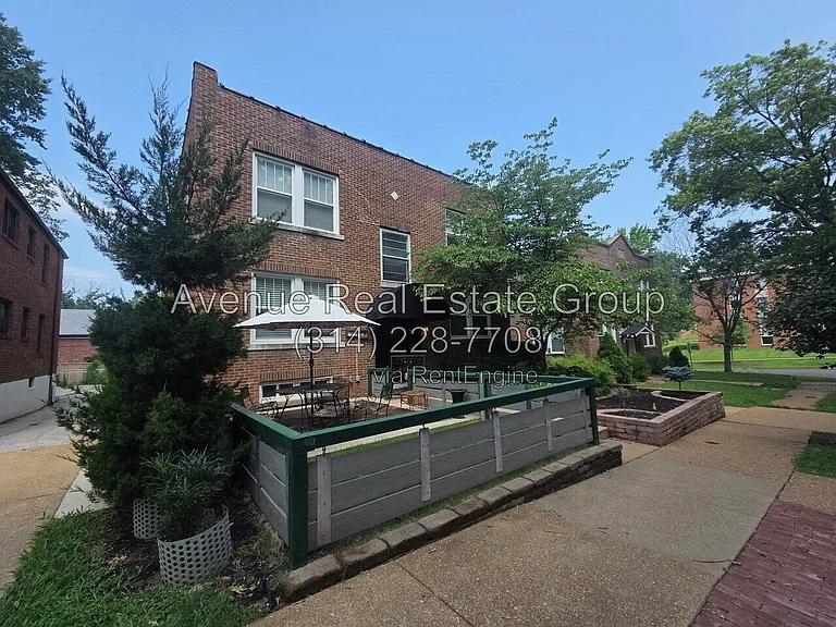 905 Concordia Ln #2S — Photo 2