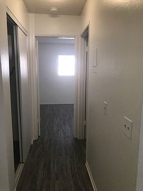 3rd image of 1000-1042 W Orange St #1000-E14