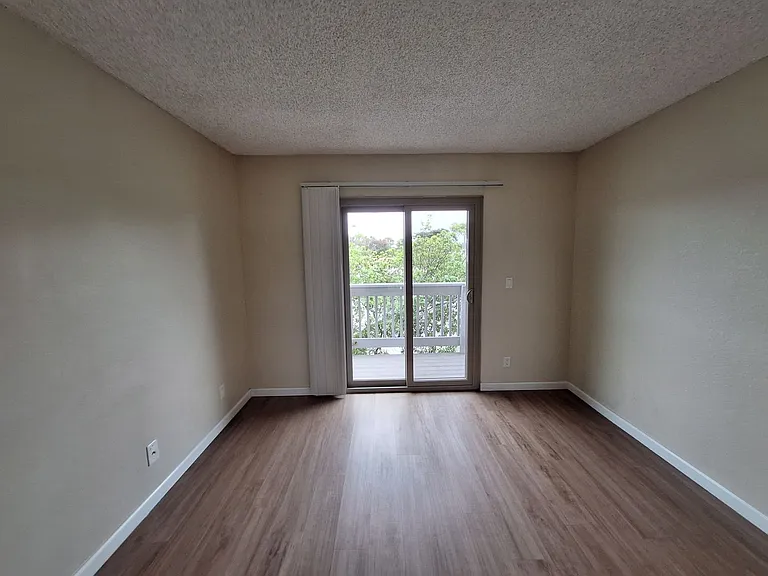 Sea Breeze Apartments for rent in Marina, CA — Photo 20