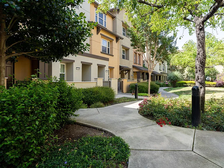 25502 Huntwood Ave — Photo 46