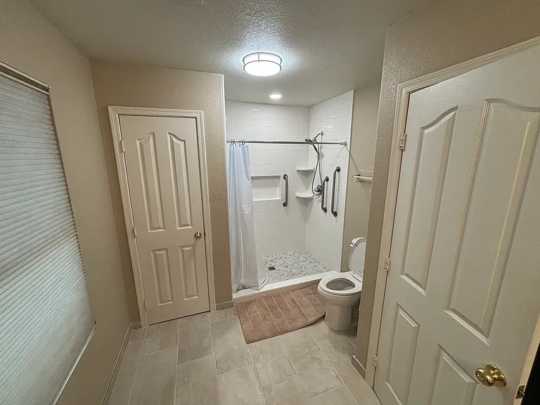 2315 E 35th Ave — Photo 13