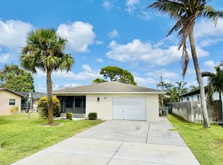 553 108th Ave N, Naples, FL 34108