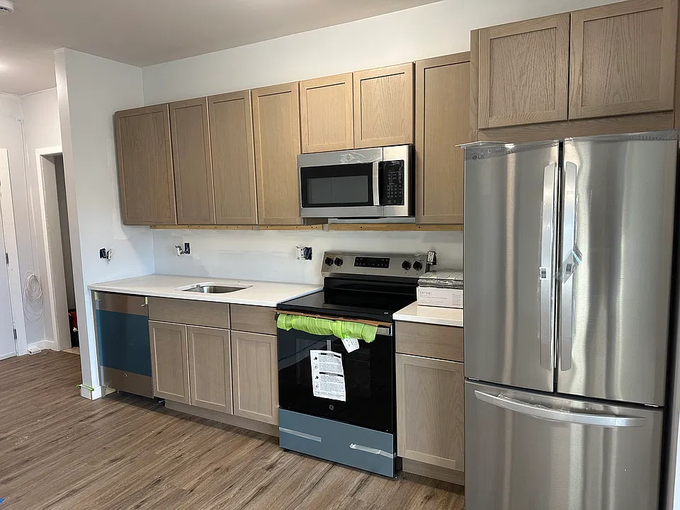 571-573 56th St #201