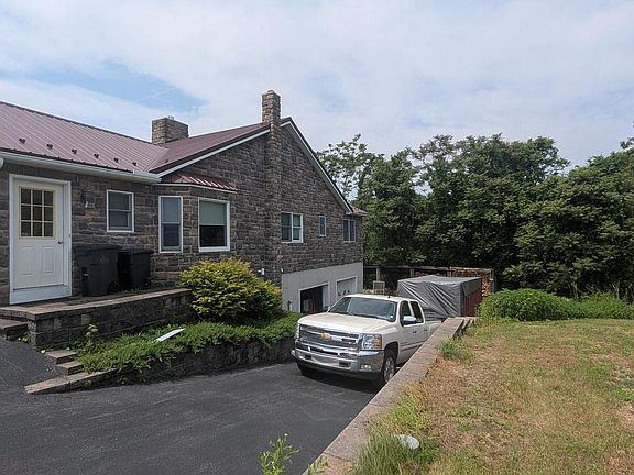 4th image of 162 Hosler Ln