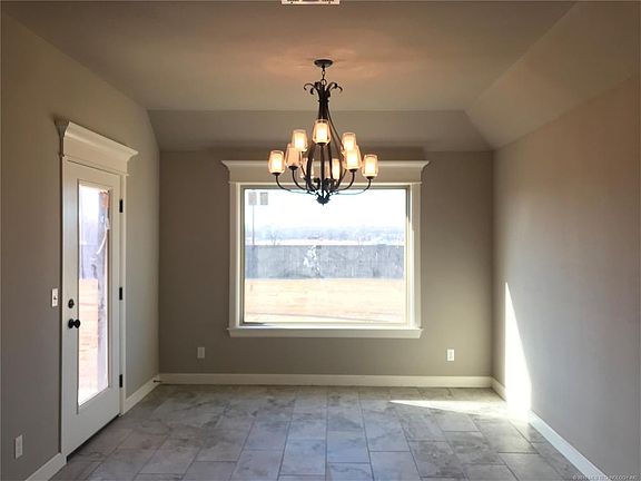 5th image of 13730 N 130th Ave E