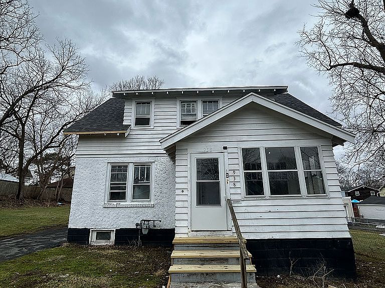 1st image of 939 W Lafayette Ave