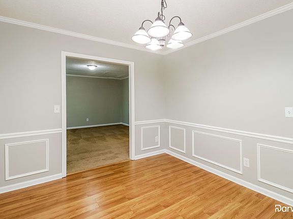 4th image of 8 Lakepoint Ct