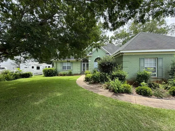1307 Woodleigh Rd, Dothan, AL 36305