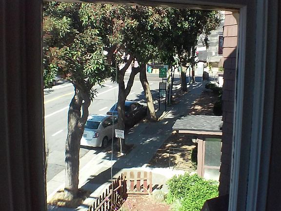 3rd image of 35 Lake St
