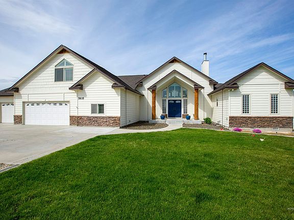 2nd image of 5835 Whispering Hills Dr