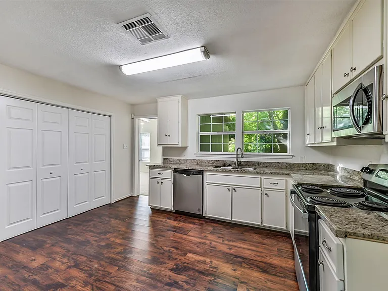 809 Chestnut St — Photo 10