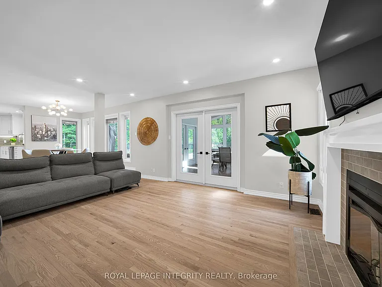 1218 Rideau Bend Cres — Photo 21