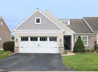 1040 English Dr, Lebanon, PA 17042