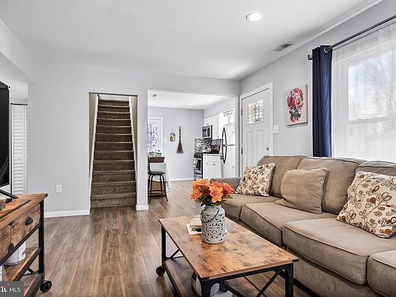 4th image of 427 Cutler Ave