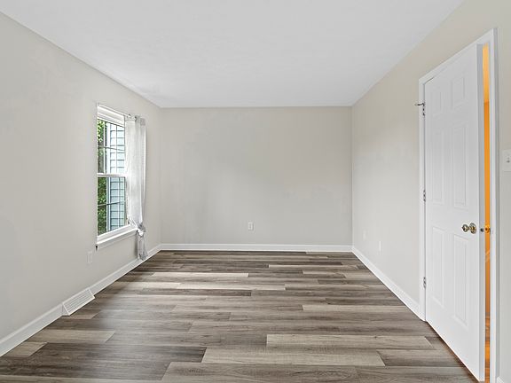 3rd image of 689 Clearview Ave