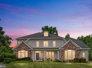 8906 Laurel Overlook Dr, Lorton, VA 22079