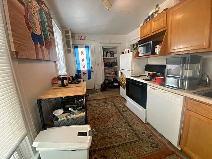 530 E Washington St — Photo 5