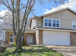 1016 Ridgeway Meadow Dr, Ballwin, MO 63021