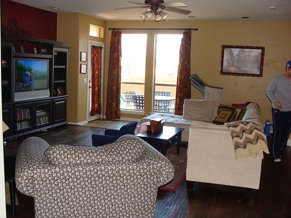 4th image of 11084 Coralberry Dr