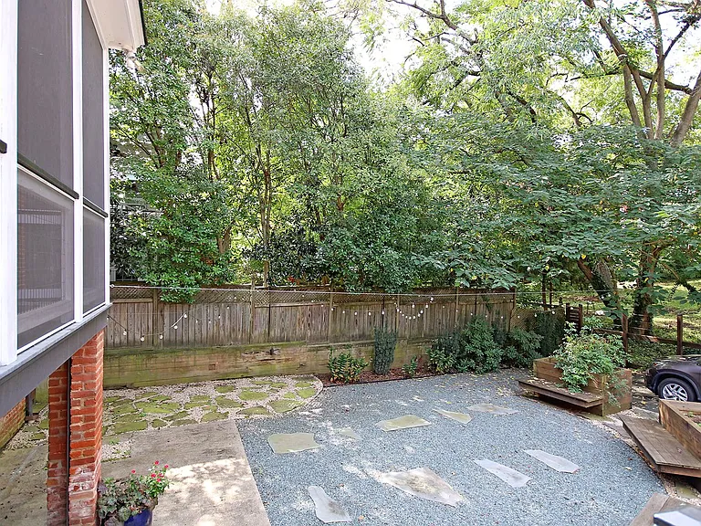 423 2nd St NE — Photo 23