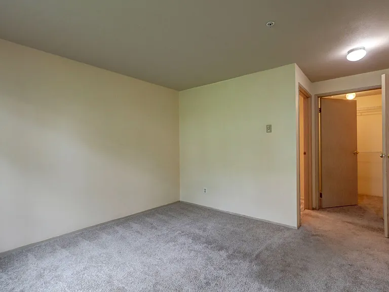 901 Sunset Blvd NE #D213 — Photo 10