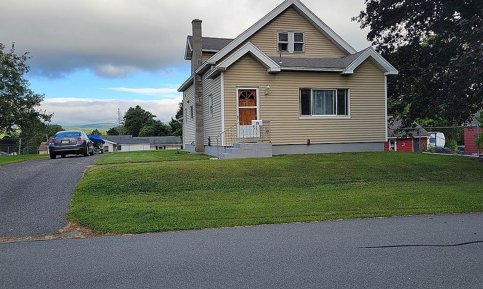 1st image of 33 Calumet St