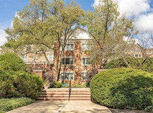 15825 Van Aken Blvd APT 105W, Shaker Heights, OH 44120