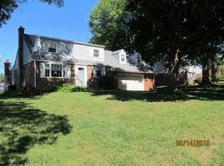 620 Delft Ln, Hatboro, PA 19040