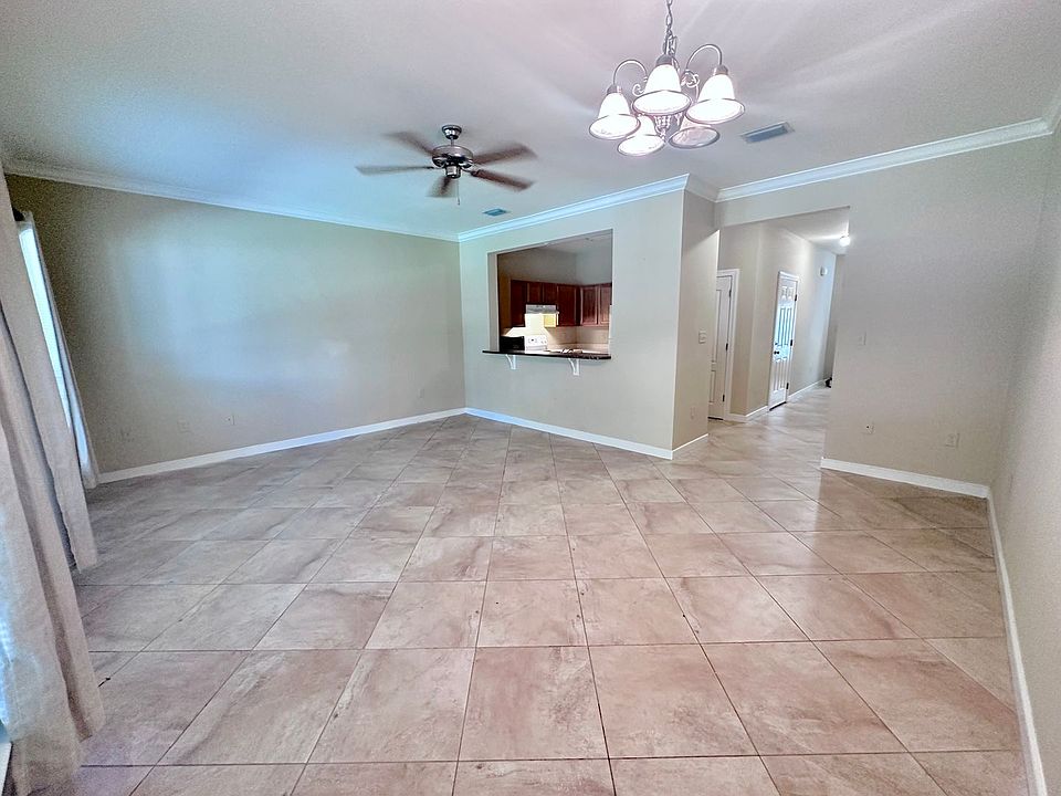 1st image of 407 Twin Lakes Ln