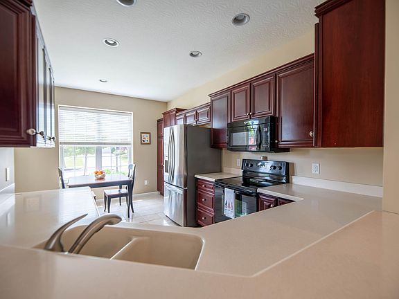 5th image of 2490 Ormond Dr