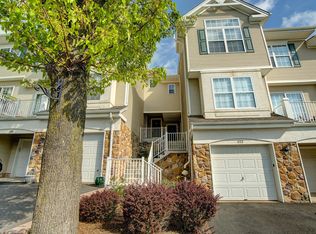 1122 Shadowlawn Dr #700, Dunellen, NJ 08812