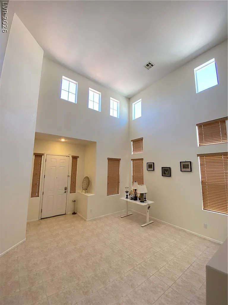 4 bed, 3.0 bath, 2480 sqft, $2,950 — Photo 4