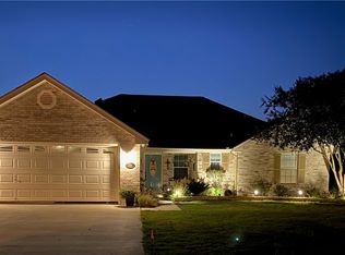 134 Castlewood Dr, Seguin, TX 78155