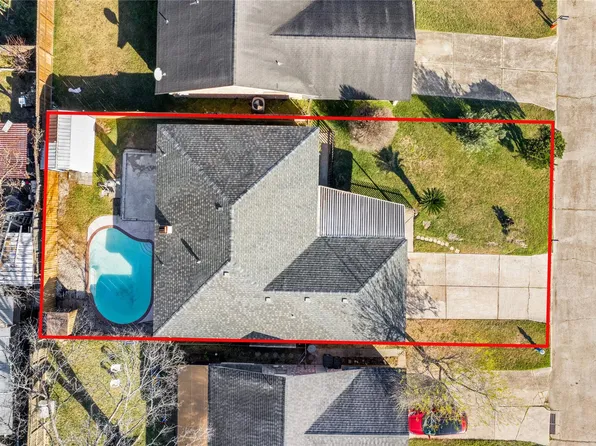 12411 Drifting Winds Dr, Houston, TX 77044