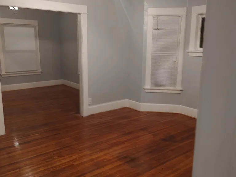 1073 Dewey Ave — Photo 2