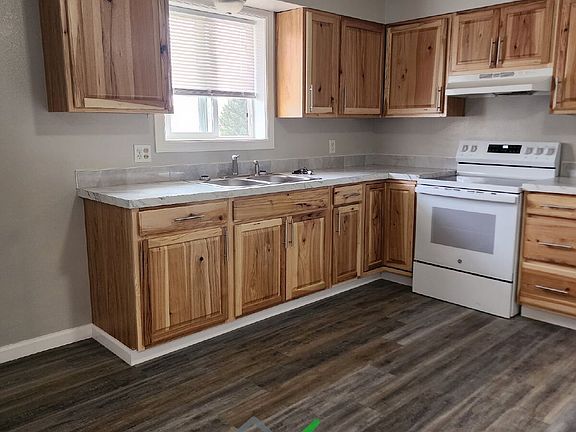3rd image of 225 Carol Dr #2