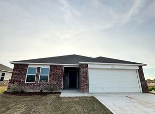 615 Thomas Dr, Muskogee, OK 74403