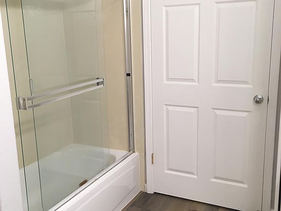 4th image of 905 Sunrose Ter APT 209